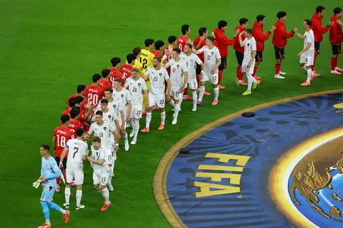 يديرها أمين عمر.. كوريا الجنوبية 0 - 0 التشيك.. بداية المباراة